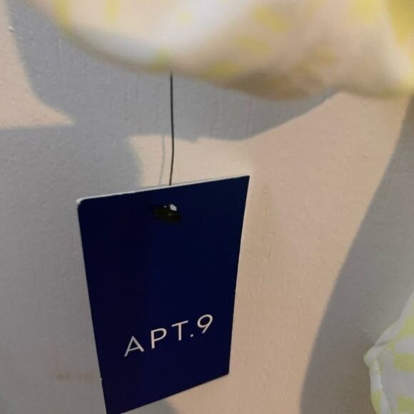 APT.9 XS Yellow & White Button-Down Shirt With Abstract Pattern - Picture 7 of 9